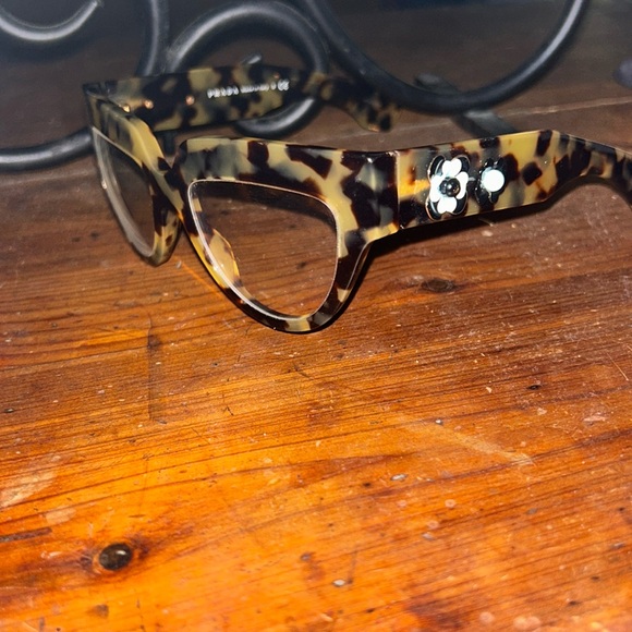 PRADA Tortoise Shell Glasses with Poeme Floral Embellishment on Temples - Picture 3 of 8